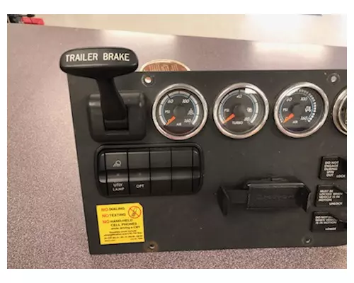 FREIGHTLINER CASCADIA Dash Panel