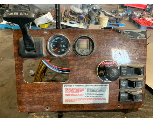 FREIGHTLINER CASCADIA Dash Panel