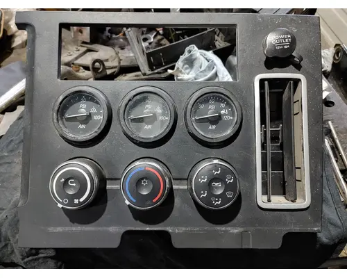 FREIGHTLINER CASCADIA Dash Panel