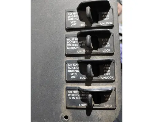 FREIGHTLINER CASCADIA Dash Panel