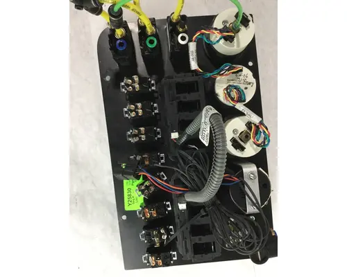 FREIGHTLINER CASCADIA DashConsole Switch
