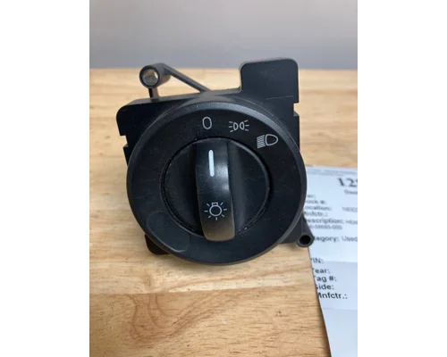 FREIGHTLINER CASCADIA Dash/Console Switch
