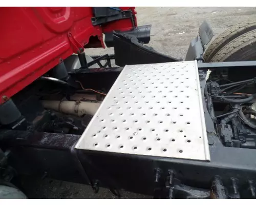 FREIGHTLINER CASCADIA Deck Plate