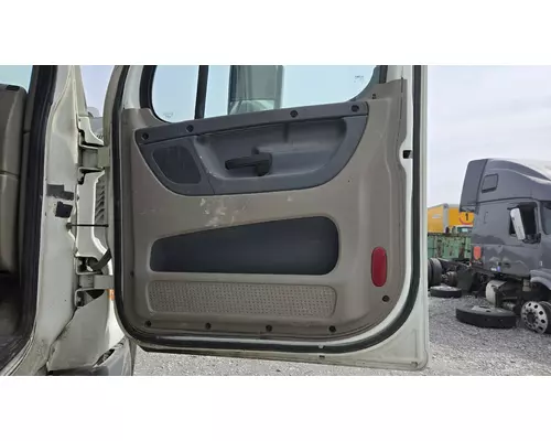 FREIGHTLINER CASCADIA Door Assembly, Front