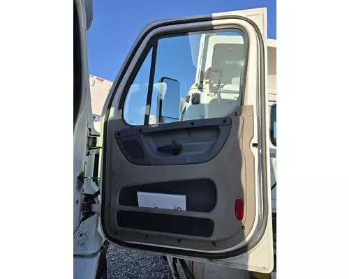 FREIGHTLINER CASCADIA Door Assembly, Front