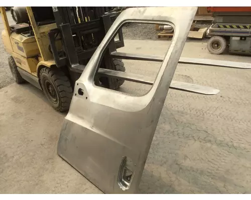 FREIGHTLINER CASCADIA Door Assembly, Front