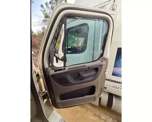 FREIGHTLINER CASCADIA Door Assembly, Front