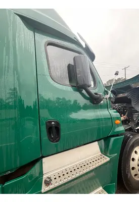 FREIGHTLINER CASCADIA Door Assembly, Front