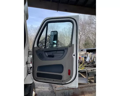 FREIGHTLINER CASCADIA Door Assembly, Front