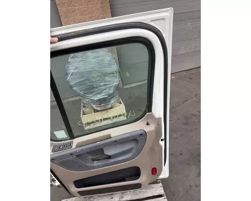 FREIGHTLINER CASCADIA Door Assembly, Front