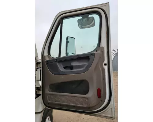 FREIGHTLINER CASCADIA Door Assembly, Front