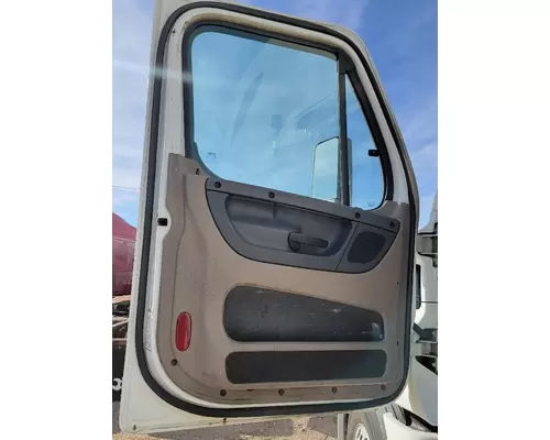 FREIGHTLINER CASCADIA Door Assembly, Front