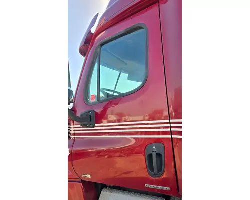 FREIGHTLINER CASCADIA Door Assembly, Front