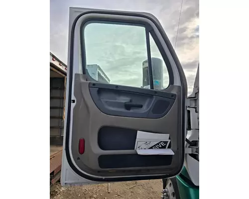 FREIGHTLINER CASCADIA Door Assembly, Front