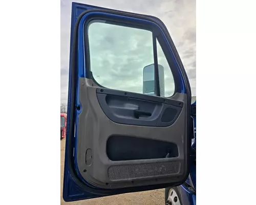 FREIGHTLINER CASCADIA Door Assembly, Front