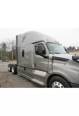 FREIGHTLINER CASCADIA Door Assembly, Front