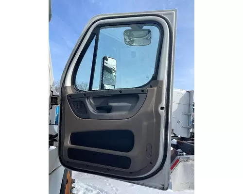 FREIGHTLINER CASCADIA Door Assembly, Front