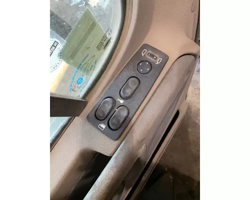 FREIGHTLINER CASCADIA Door Assembly, Front