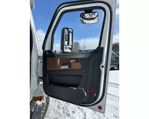 FREIGHTLINER CASCADIA Door Assembly, Front