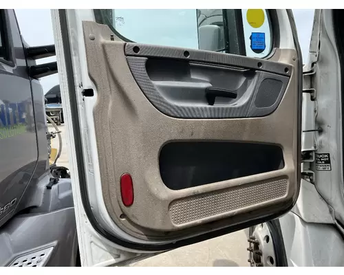 FREIGHTLINER CASCADIA Door Assembly, Front