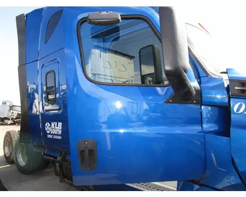 FREIGHTLINER CASCADIA Door Assembly, Front