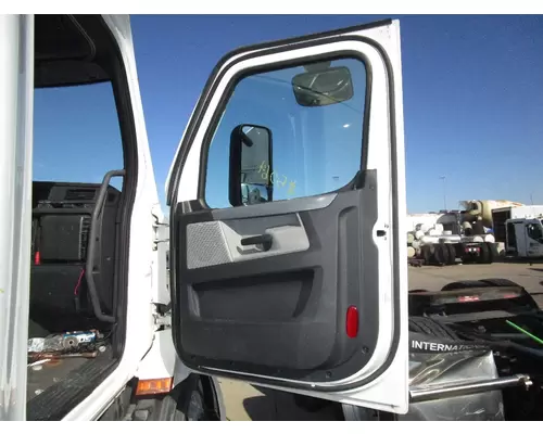 FREIGHTLINER CASCADIA Door Assembly, Front