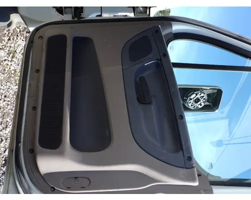 FREIGHTLINER CASCADIA Door Assembly, Front