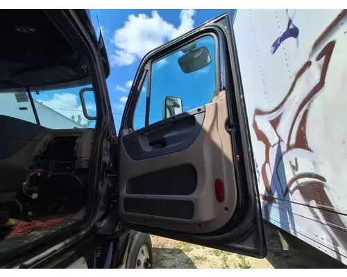 FREIGHTLINER CASCADIA Door Assembly, Front