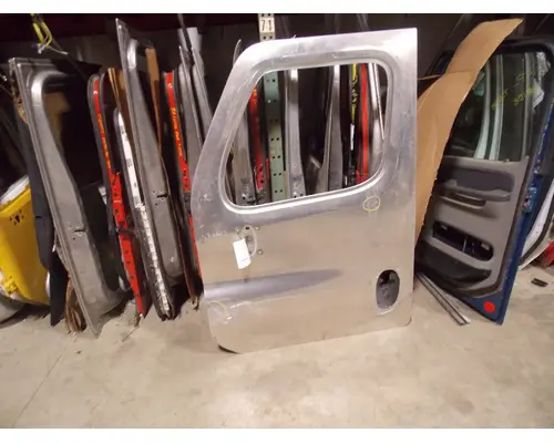 FREIGHTLINER CASCADIA Door Assembly, Front