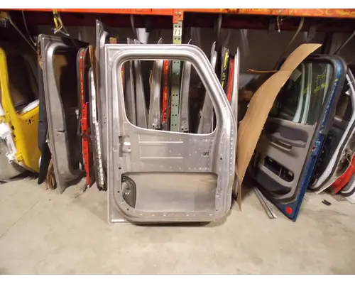 FREIGHTLINER CASCADIA Door Assembly, Front
