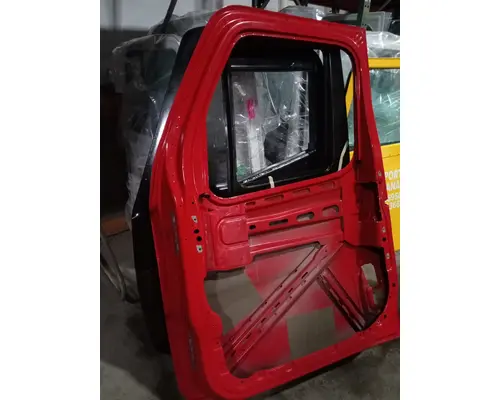 FREIGHTLINER CASCADIA Door Assembly, Front