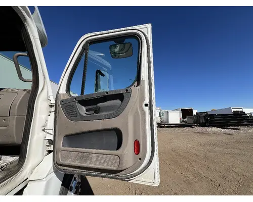 FREIGHTLINER CASCADIA Door Assembly, Front