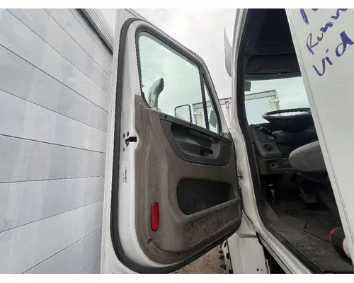 FREIGHTLINER CASCADIA Door Assembly, Front
