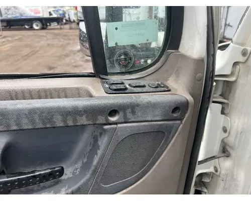 FREIGHTLINER CASCADIA Door Assembly, Front