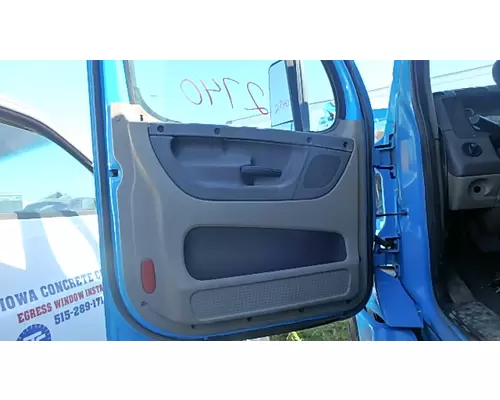 FREIGHTLINER CASCADIA Door Assembly, Front