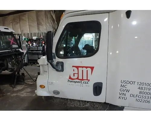 FREIGHTLINER CASCADIA Door Assembly, Front