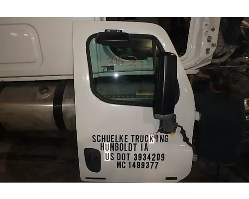 FREIGHTLINER CASCADIA Door Assembly, Front