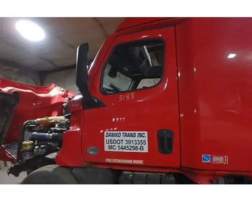 FREIGHTLINER CASCADIA Door Assembly, Front