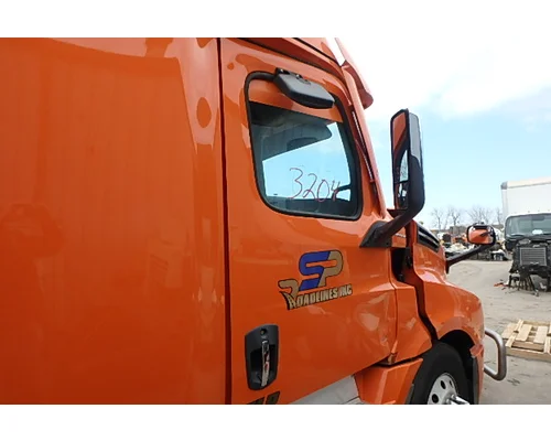 FREIGHTLINER CASCADIA Door Assembly, Front