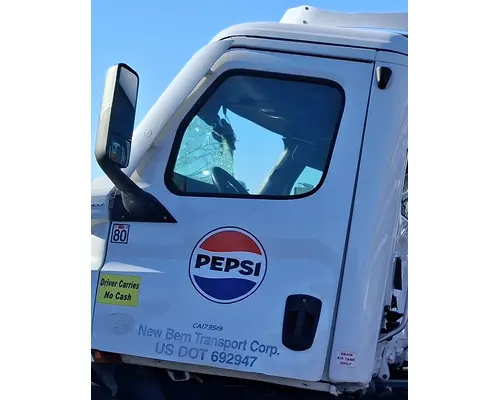 FREIGHTLINER CASCADIA Door Assembly, Front