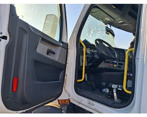 FREIGHTLINER CASCADIA Door Assembly, Front