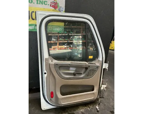 FREIGHTLINER CASCADIA Door Assembly, Front