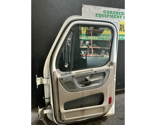 FREIGHTLINER CASCADIA Door Assembly, Front