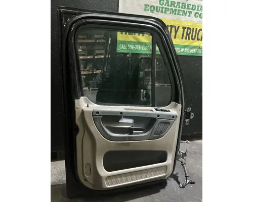 FREIGHTLINER CASCADIA Door Assembly, Front