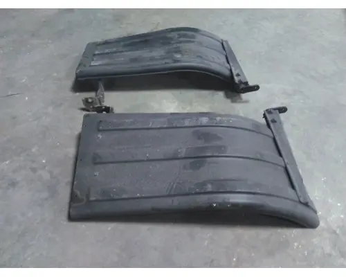 FREIGHTLINER CASCADIA FENDER, QUARTERHALF REAR