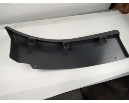 FREIGHTLINER CASCADIA FENDER EXTENSION