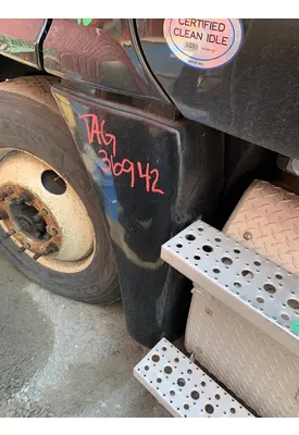 FREIGHTLINER CASCADIA FENDER EXTENSION