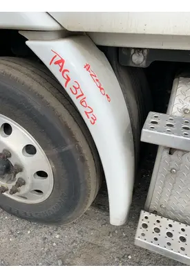 FREIGHTLINER CASCADIA FENDER EXTENSION