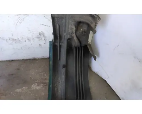 FREIGHTLINER CASCADIA FENDER EXTENSION