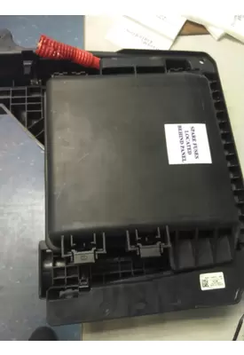 FREIGHTLINER CASCADIA FUSE BOX